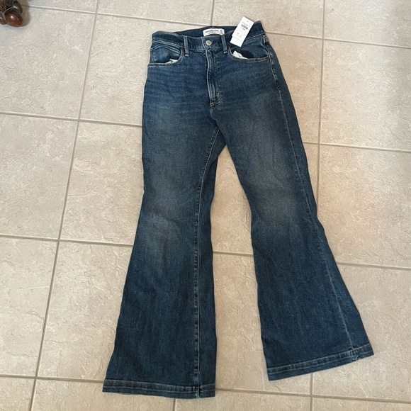 Abercrombie ultra high rise vintage flare jeans - Picture 3 of 8